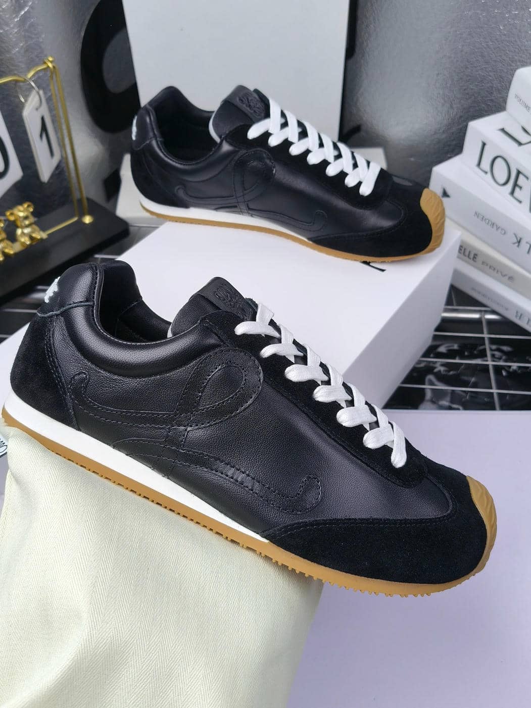 Loewe classic Sneaker 2-0019